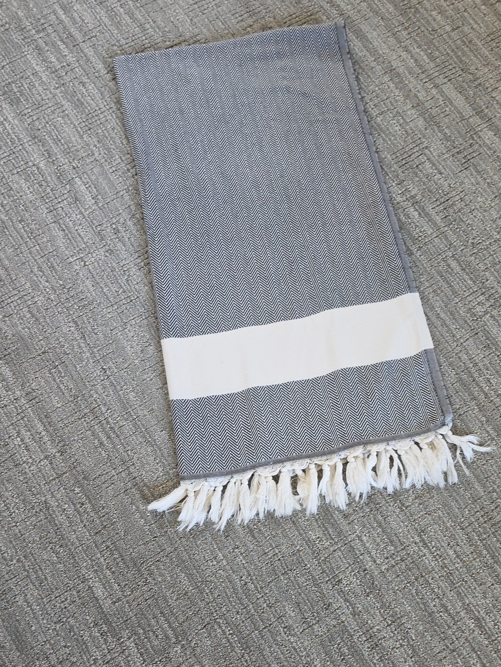 Keffiyeh Herringbone Fringe Scarf